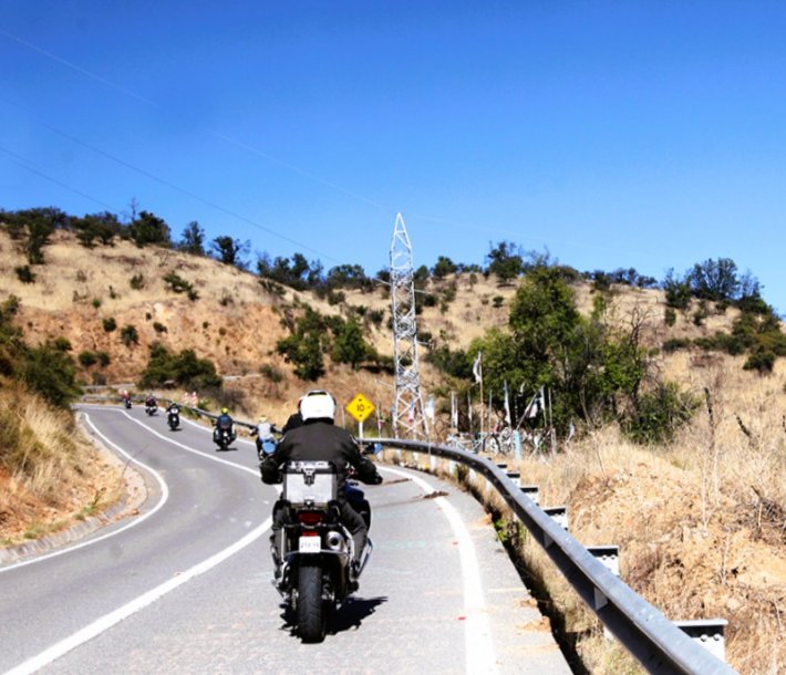 Qué llevar para viajar en moto por Chile: Consejos prácticos para motociclistas